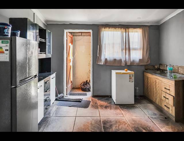 2 BEDROOM HOUSE FOR SALE IN BUFFALO FLATS
